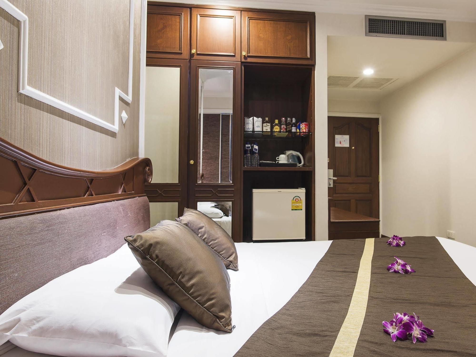 Majestic Suites Hotel Bangkok Exteriér fotografie